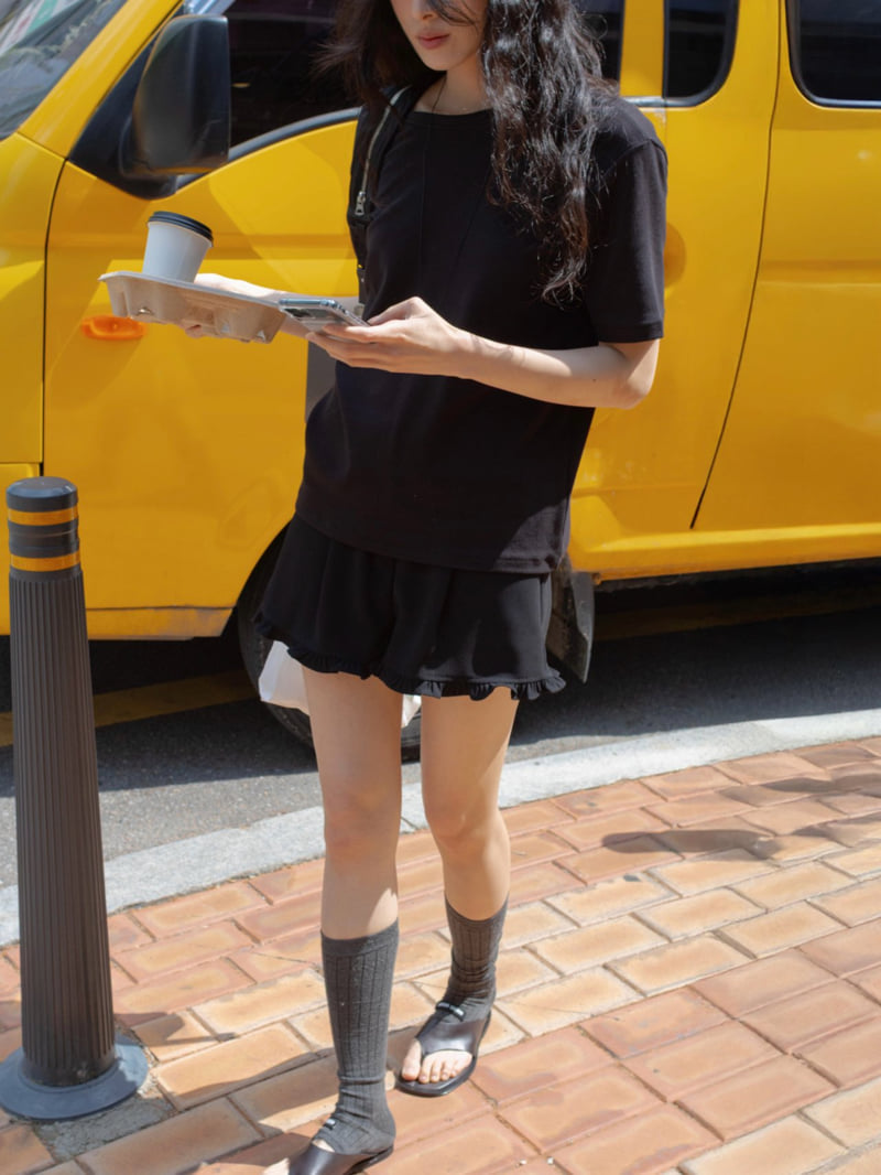 Inssense - Korean Women Fashion - #vintageinspired - Crepe Frill Detail Banded Shorts - 9