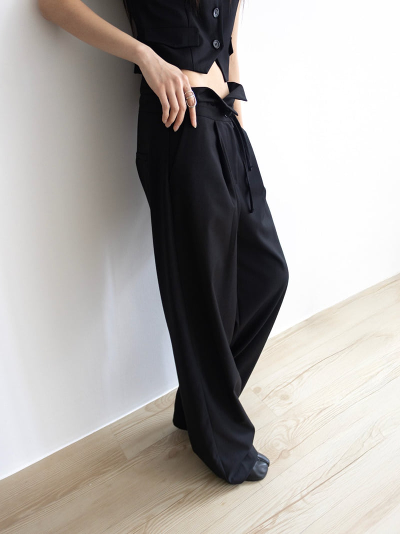 Inssense - Korean Women Fashion - #womensfashion - Flip Waist String Detail Trousers - 6
