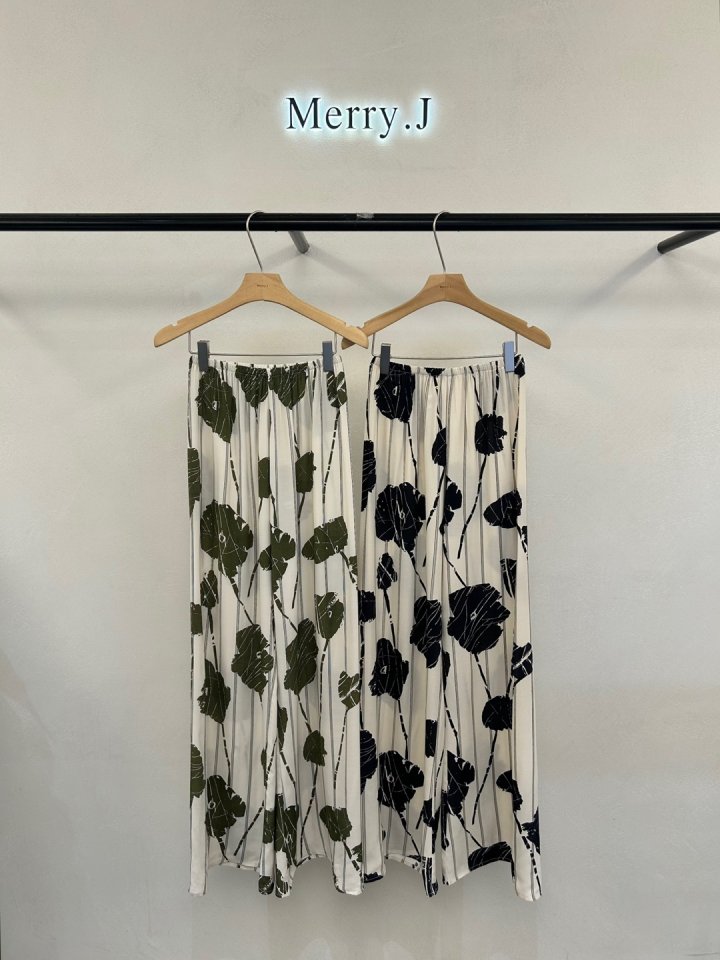 Merry J - Korean Women Fashion - #womensfashion - Capri Pants
