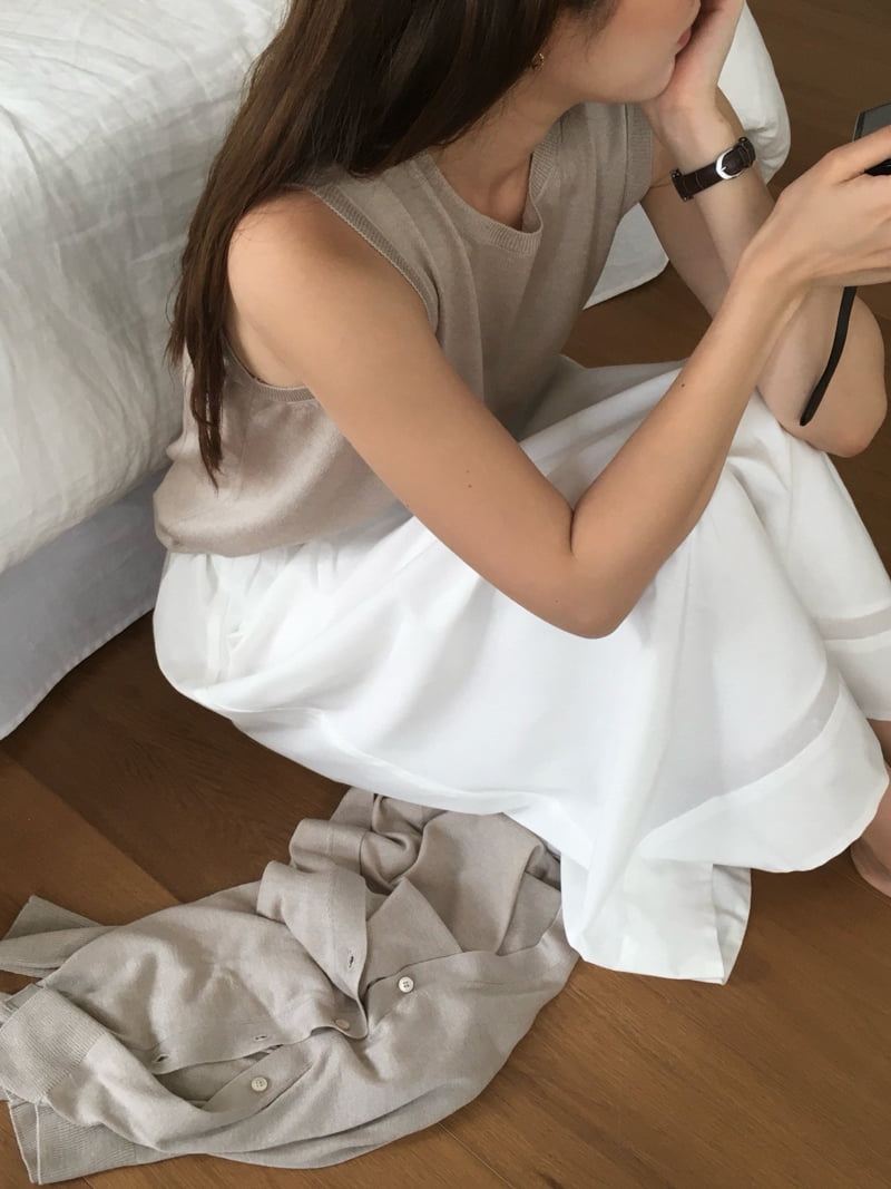 Moani - Korean Women Fashion - #restrostyle - Summer Silk Wool Sleeveless Top - 7