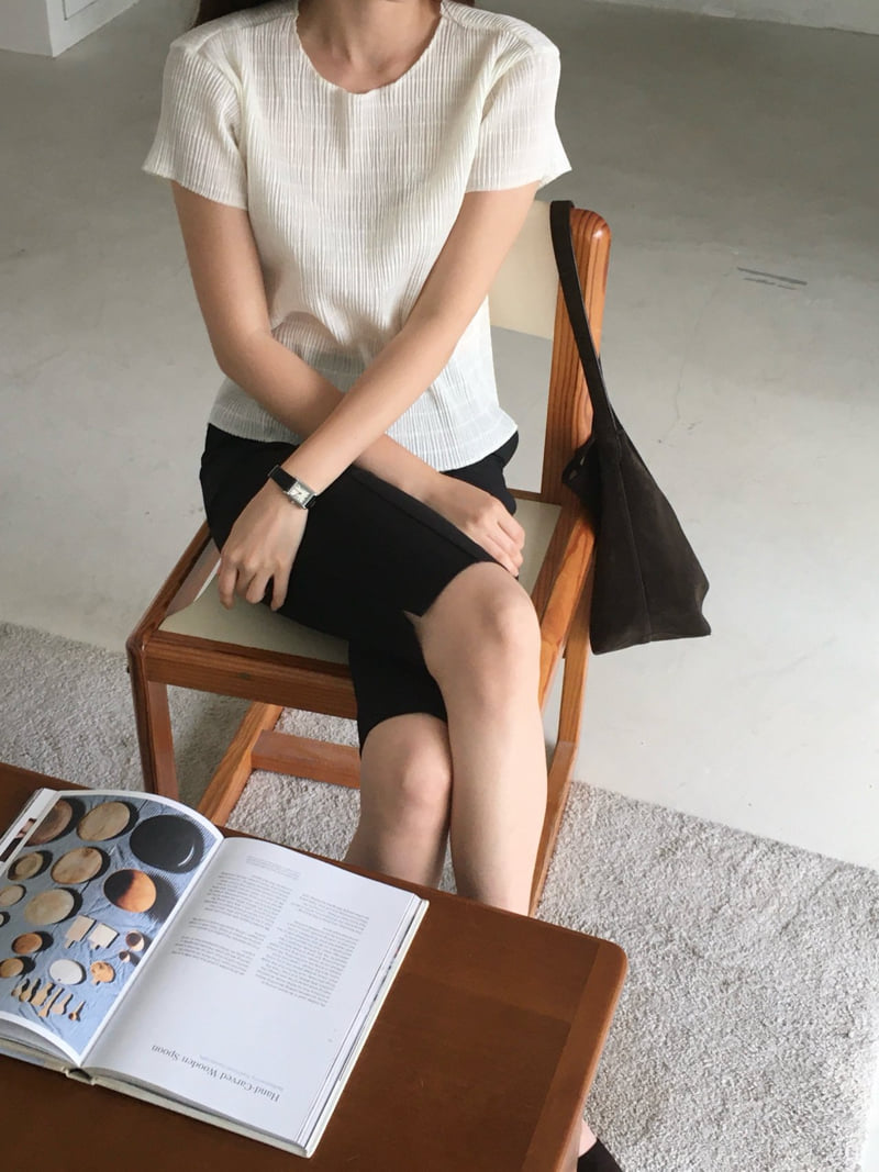 Moani - Korean Women Fashion - #womensfashion - Pleated O-Neck Top