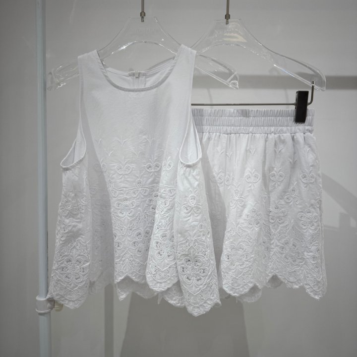 Neroli36 - Korean Women Fashion - #momslook - M Embroidery Short Shorts - 4