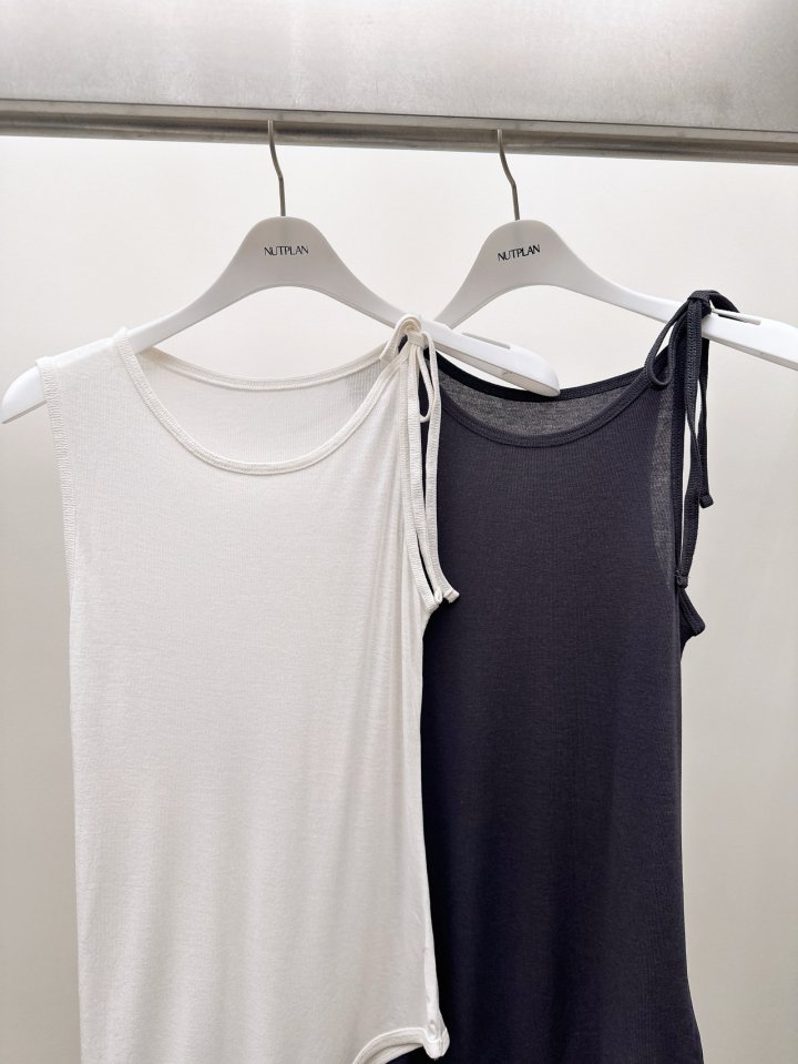 Nutplan - Korean Women Fashion - #momslook - Mono Sleeveless - 2