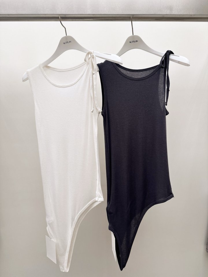 Nutplan - Korean Women Fashion - #womensfashion - Mono Sleeveless