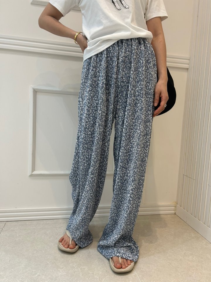 Pearls room - Korean Women Fashion - #momslook - Leopard Pants - 3