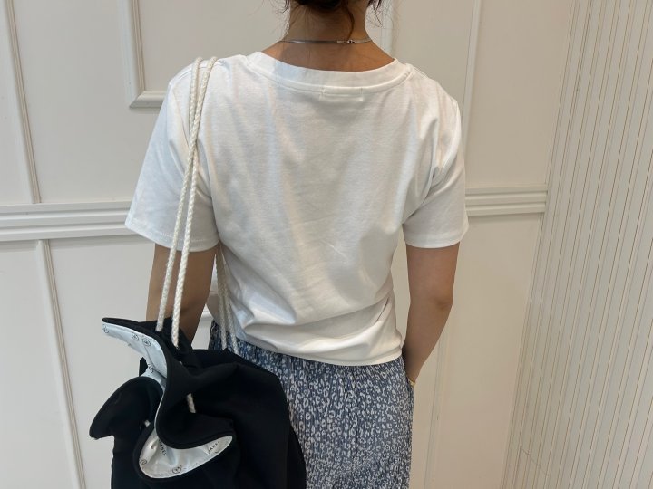 Pearls room - Korean Women Fashion - #momslook - Shuna Tee - 12