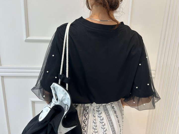 Pearls room - Korean Women Fashion - #momslook - Pearl Puff Tee - 5