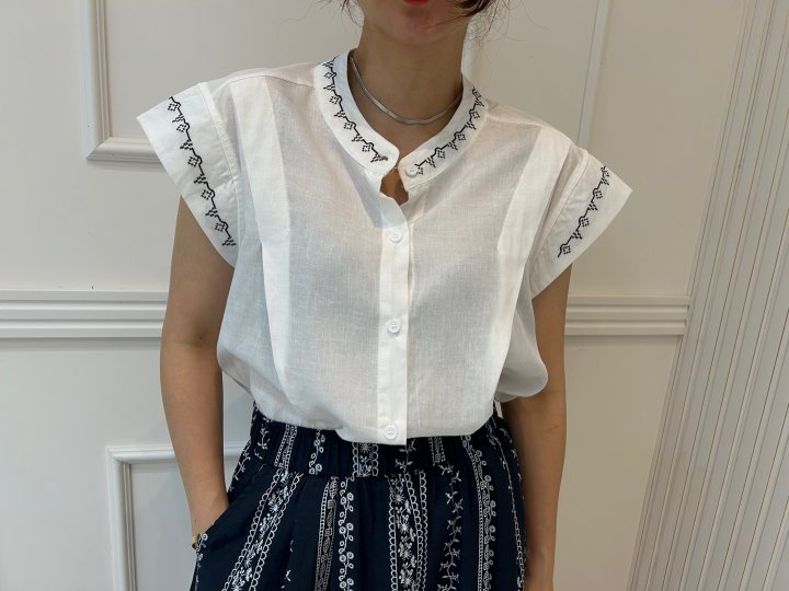 Pearls room - Korean Women Fashion - #momslook - Embroidered Pintuck Blouse