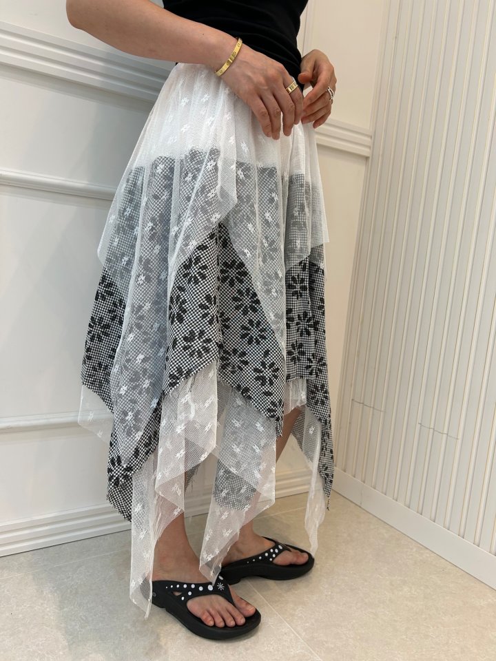Pearls room - Korean Women Fashion - #momslook - Mesh Asymmetry Skirt - 3
