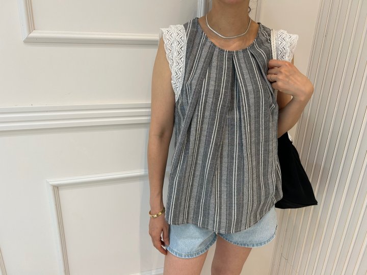 Pearls room - Korean Women Fashion - #vintagekidsstyle - Stripe Pintuck Blouse - 4