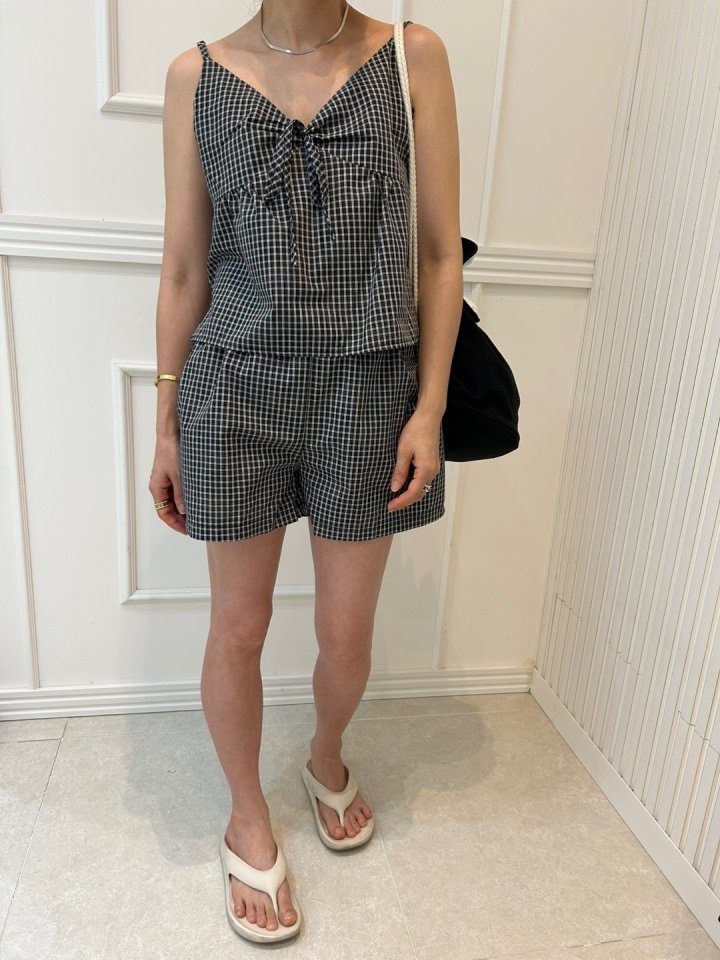 Pearls room - Korean Women Fashion - #vintageinspired - Check Sleeveless Shorts Set - 6