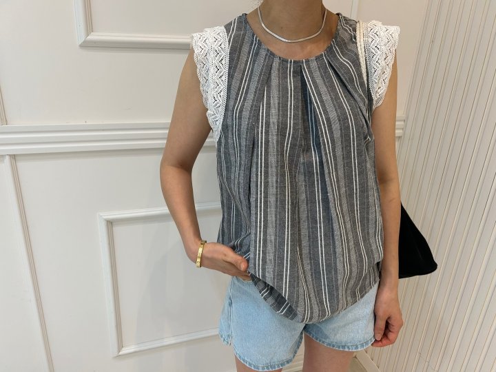 Pearls room - Korean Women Fashion - #vintagekidsstyle - Stripe Pintuck Blouse - 3