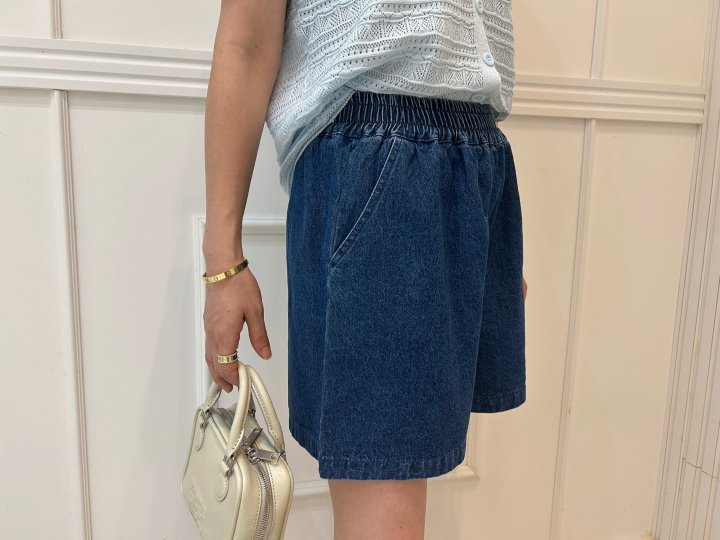 Pearls room - Korean Women Fashion - #momslook - Modern Denim Shorts - 4