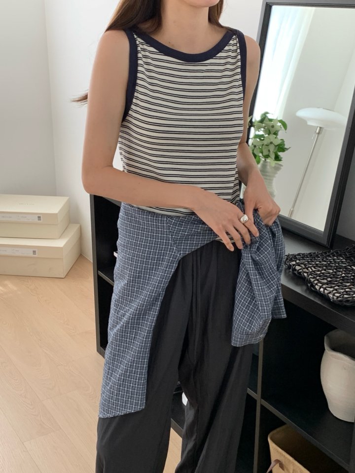 Pomelo - Korean Women Fashion - #restrostyle - Pony Sleeveless (Logo Embroidered) - 5