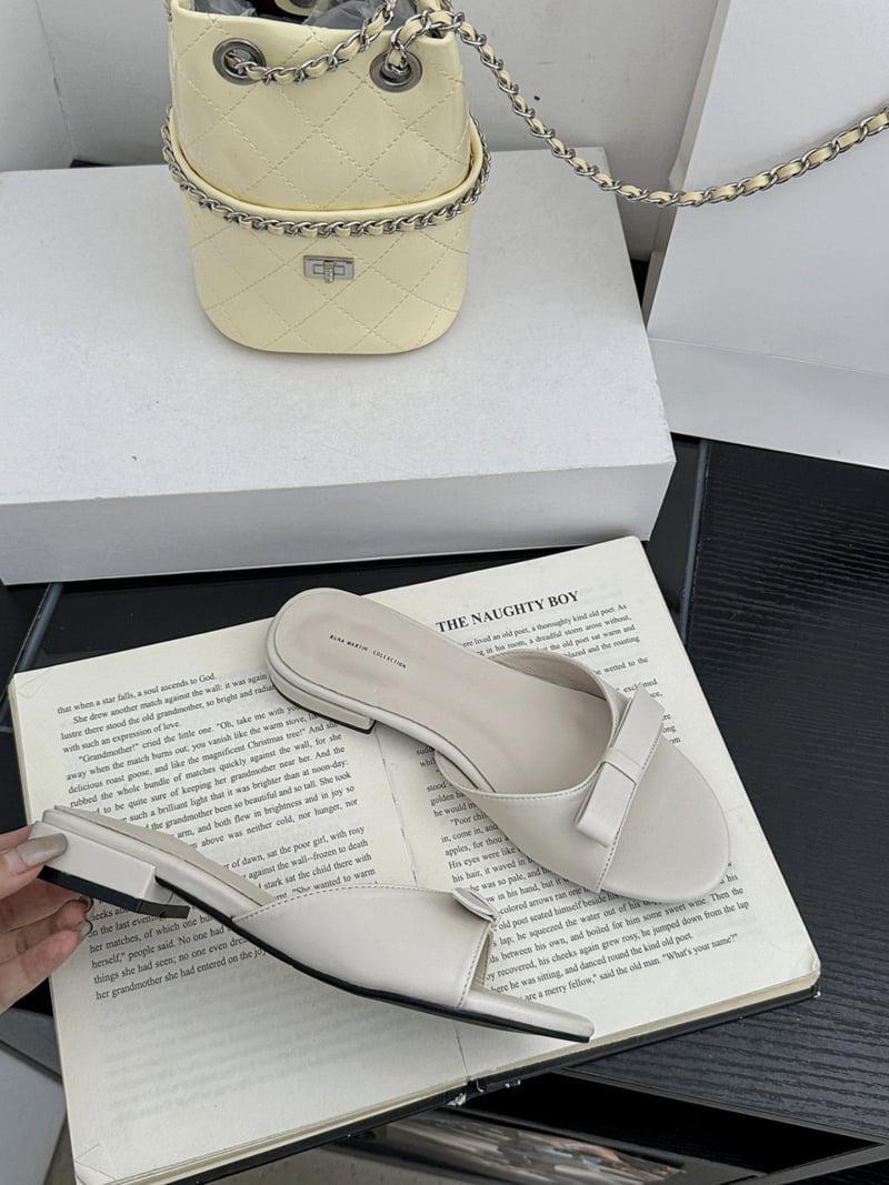 Runa Martin - Korean Women Fashion - #pursuepretty - Round Simple Ribbon Mule Blopfers - 12