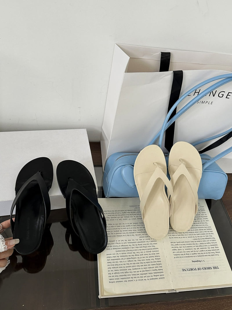 Runa Martin - Korean Women Fashion - #pursuepretty - Soft Arch Cushion Jelly Flip-Flop Sandals - 7