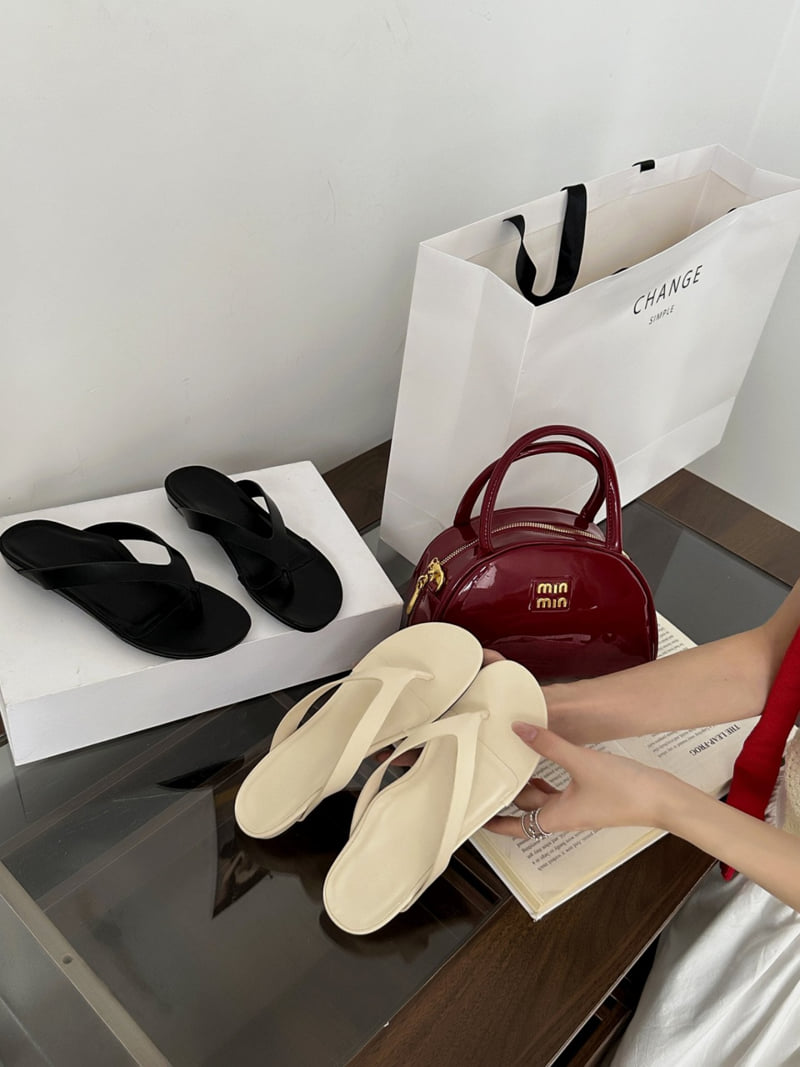 Runa Martin - Korean Women Fashion - #thatsdarling - Soft Arch Cushion Jelly Flip-Flop Sandals - 11
