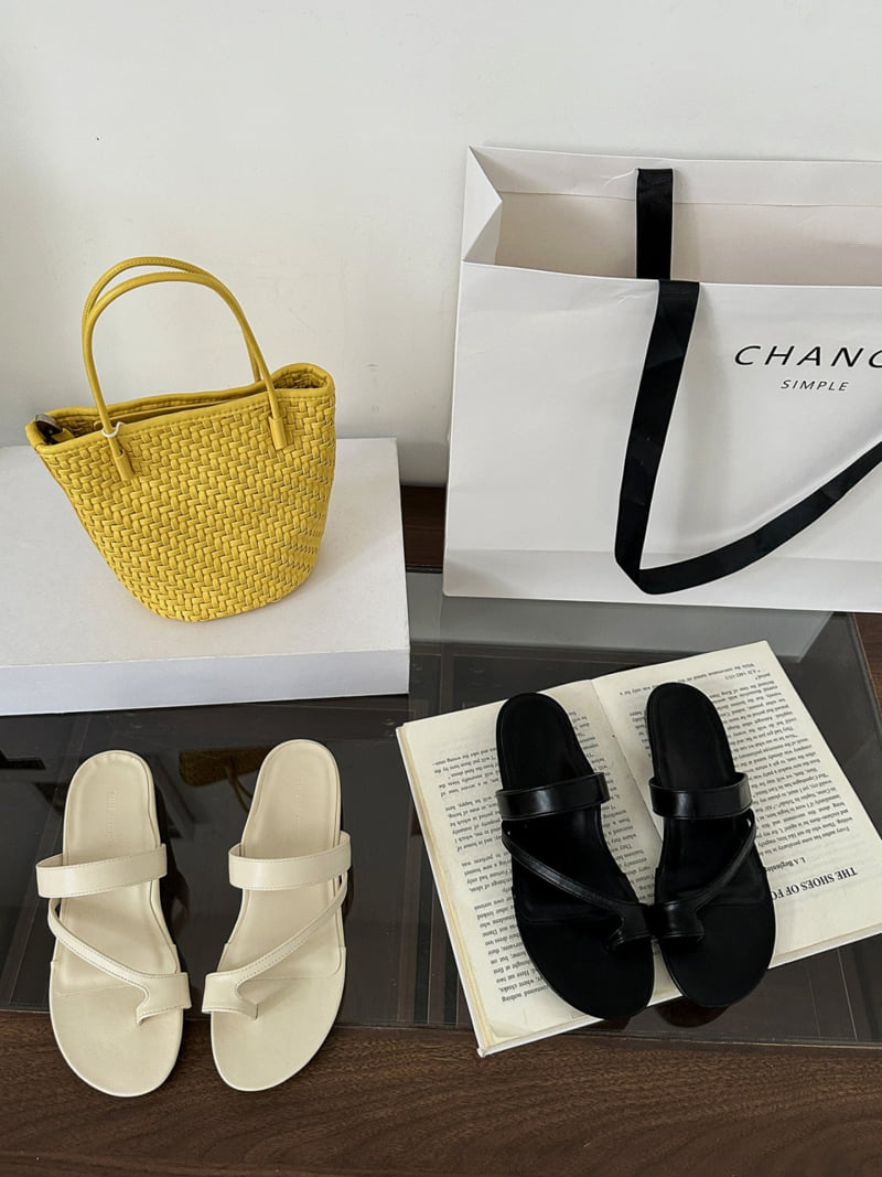 Runa Martin - Korean Women Fashion - #vintagekidsstyle - Cushion Arch Toe Strap Flip-Flop Sandals - 7