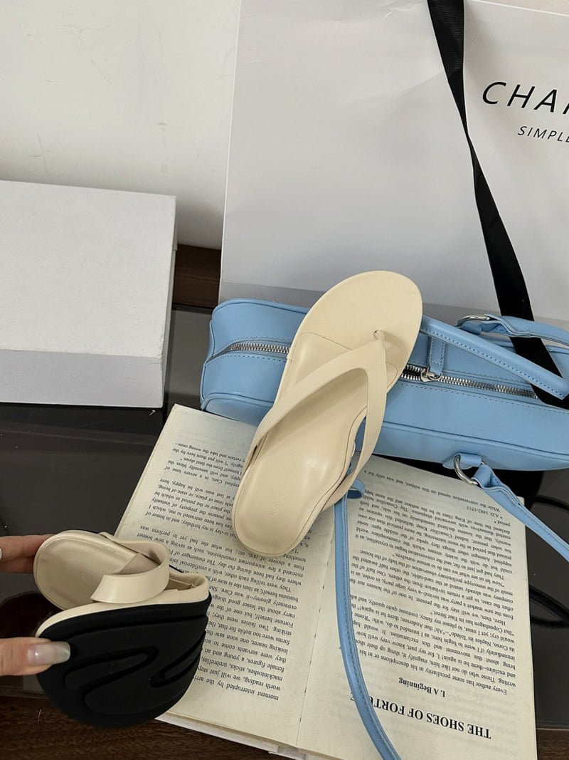 Runa Martin - Korean Women Fashion - #vintagekidsstyle - Soft Arch Cushion Jelly Flip-Flop Sandals - 6