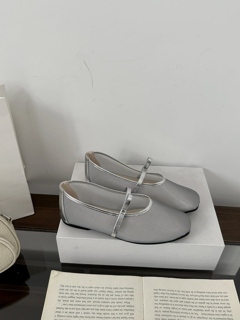 Runa Martin - Korean Women Fashion - #womensfashion - Simple Ribbon Knot Strap Mary Jane Flats - 3