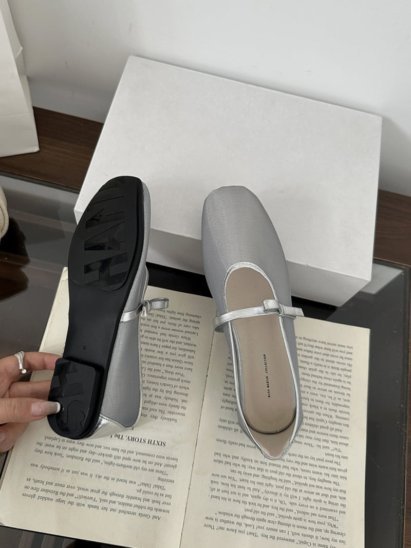 Runa Martin - Korean Women Fashion - #womensfashion - Simple Ribbon Knot Strap Mary Jane Flats - 5