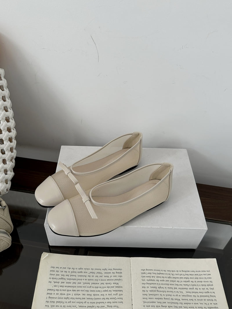 Runa Martin - Korean Women Fashion - #womensfashion - Combi Ribbon Mesh Flats - 2