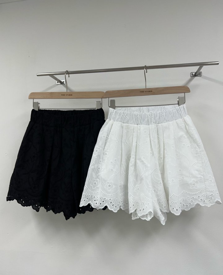 The Fine.b - Korean Women Fashion - #momslook - Punching Lace Half Pants - 8