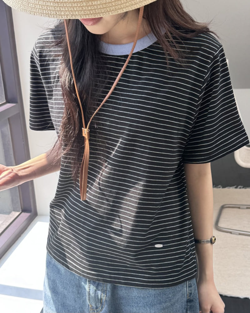 Theres - Korean Women Fashion - #womensfashion - Single-Tone Contrast Tee - 9