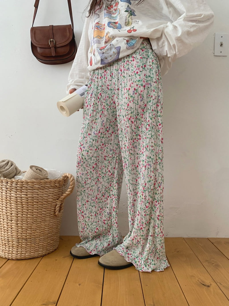 Toll - Korean Women Fashion - #restrostyle - Small Flower Pleats Pants