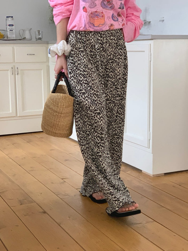 Toll - Korean Women Fashion - #restrostyle - Leopard Pleats Pants - 4