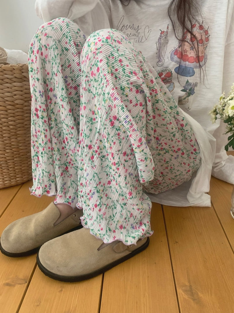 Toll - Korean Women Fashion - #shopsmall - Small Flower Pleats Pants - 3