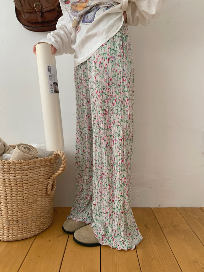 Toll - Korean Women Fashion - #thelittlethings - Small Flower Pleats Pants - 5