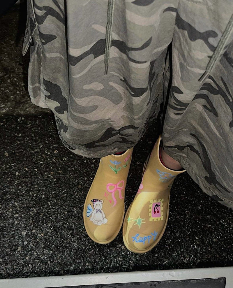 Toll - Korean Women Fashion - #womensfashion - Tall Painting Rain Boots - 2