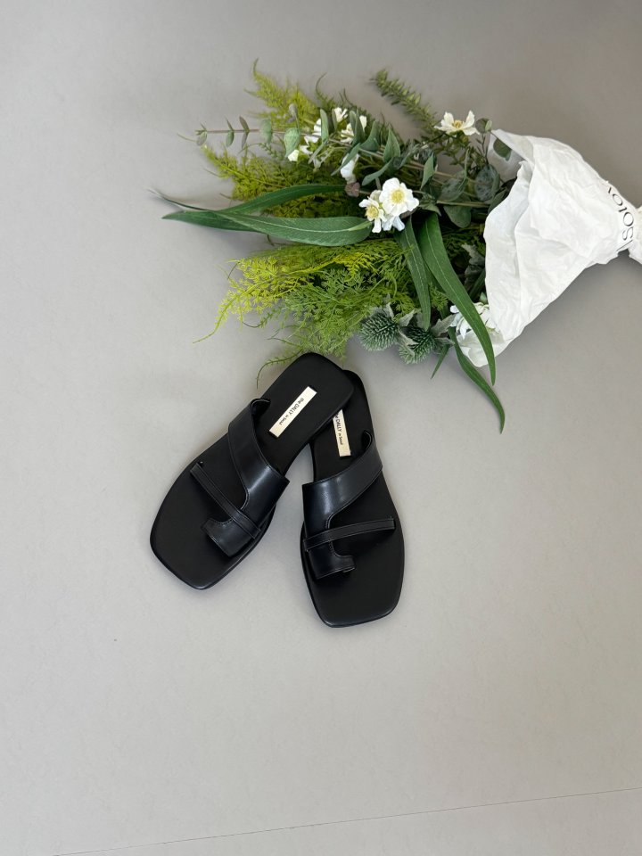 Vade - Korean Women Fashion - #momslook - Point Flip-flop Sandals   - 10