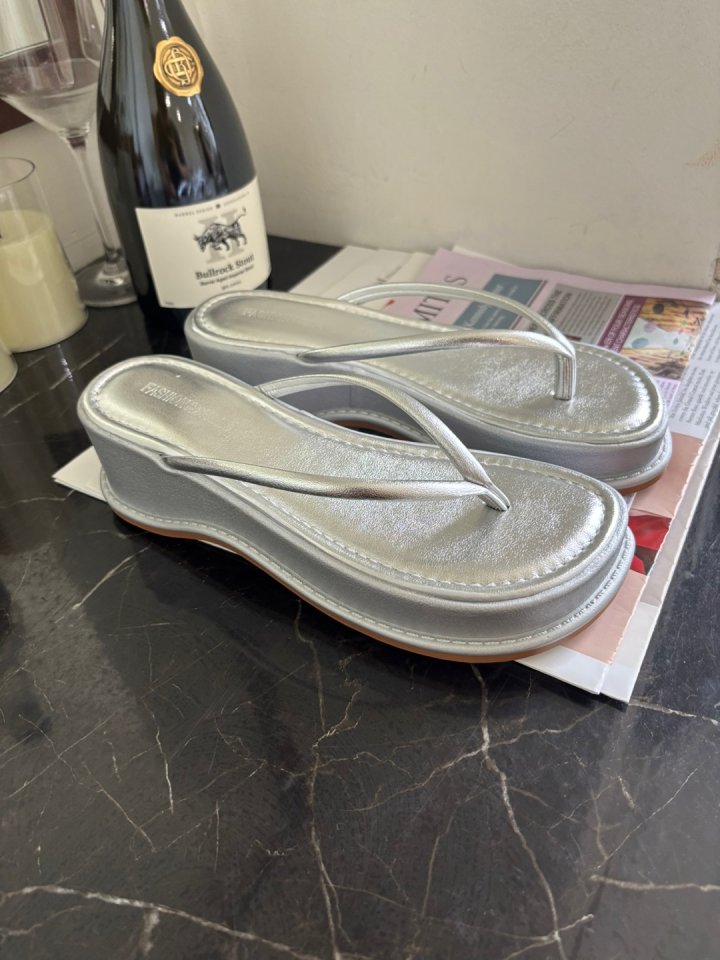 Vade - Korean Women Fashion - #momslook - Vivid Flip-flops   - 6