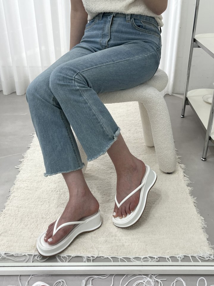 Vade - Korean Women Fashion - #momslook - Basic Heel Flip-flop Sandals   - 6