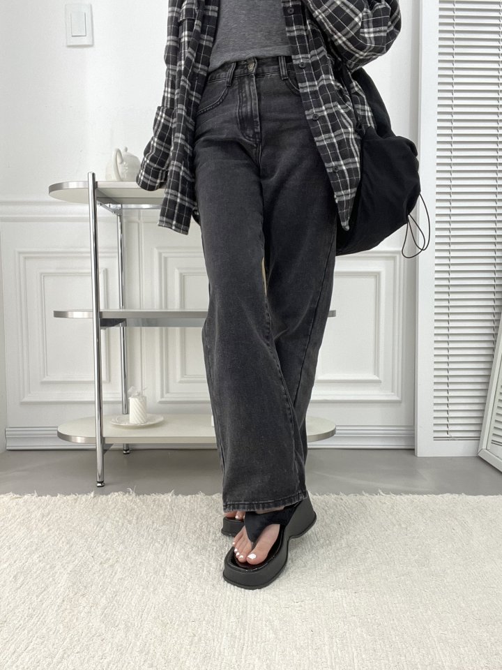 Vade - Korean Women Fashion - #momslook - Platform Heel Flip-flop Sandals   - 9