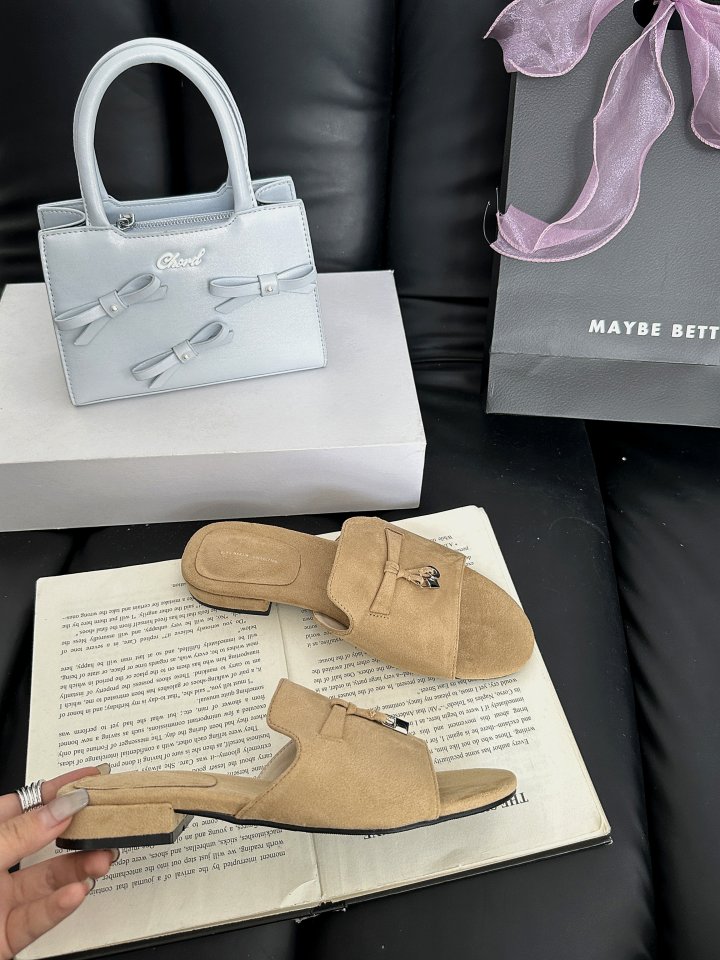 Vade - Korean Women Fashion - #momslook - Loro Lock Accent Sandal Slippers - 3