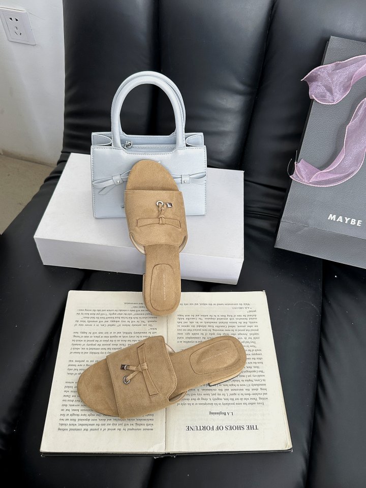 Vade - Korean Women Fashion - #momslook - Loro Lock Accent Sandal Slippers - 9