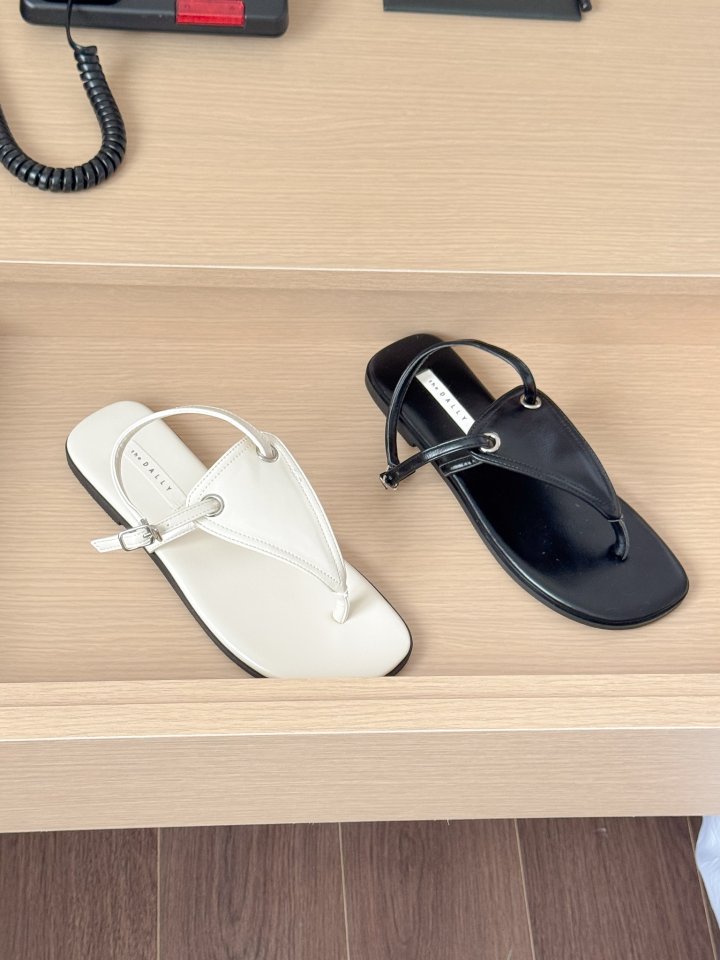 Vade - Korean Women Fashion - #thatsdarling - Slim Round Flip-flop Sandals - 5