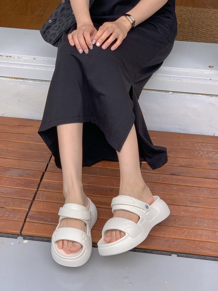 Vade - Korean Women Fashion - #thelittlethings - Height-boosting EVA Slipper Sandals   - 3