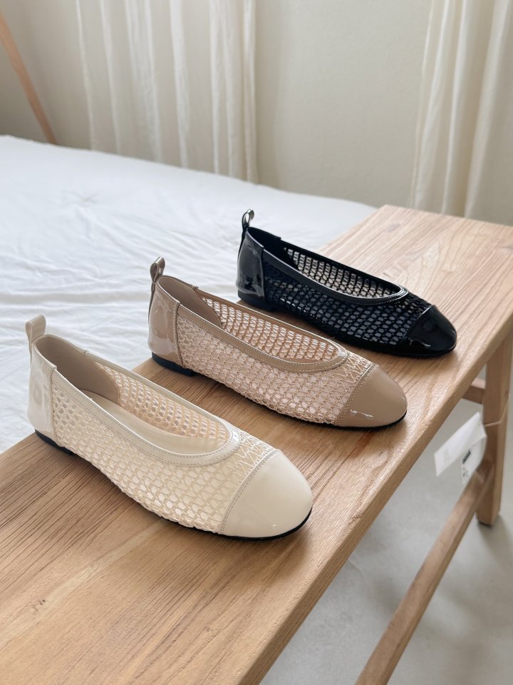 Vade - Korean Women Fashion - #vintageinspired - Mesh Flat Shoes - 2