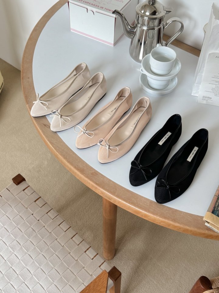 Vade - Korean Women Fashion - #womensfashion - Slim Mesh See-through Stiletto Flats - 2
