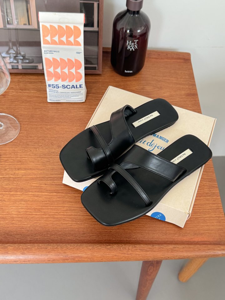 Vade - Korean Women Fashion - #womensfashion - Point Flip-flop Sandals   - 8