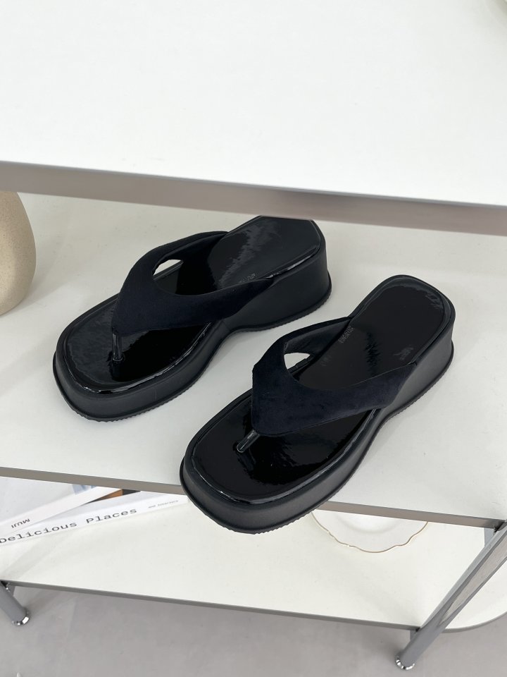 Vade - Korean Women Fashion - #womensfashion - Platform Heel Flip-flop Sandals   - 6