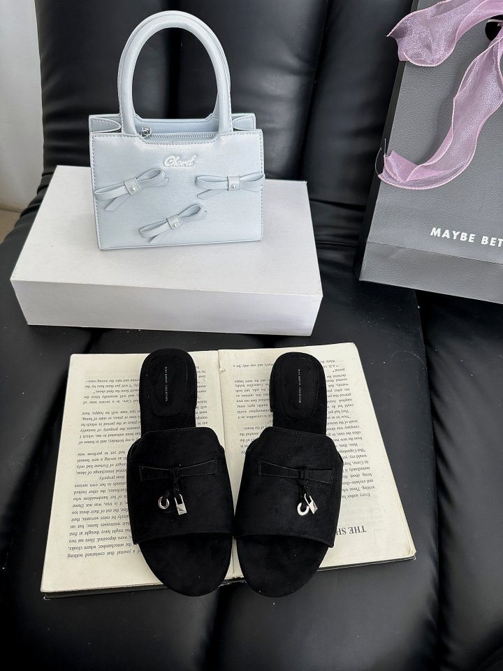 Vade - Korean Women Fashion - #womensfashion - Loro Lock Accent Sandal Slippers - 10