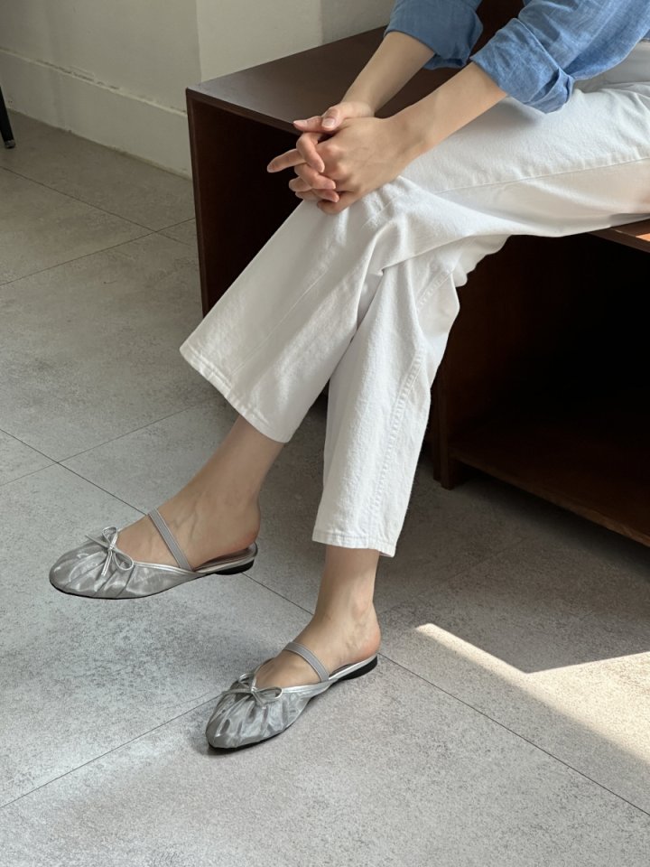 Vade - Korean Women Fashion - #momslook - Slim Round Ribbon Bloafer Flats   - 4