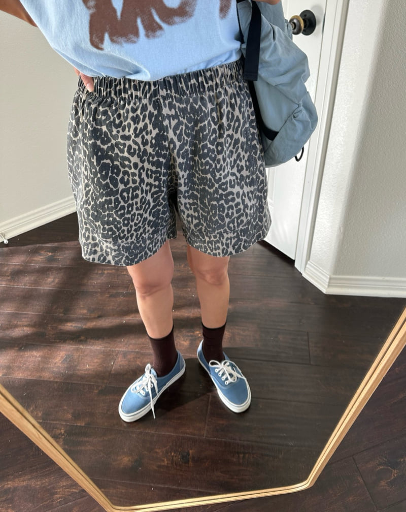 Leopard Short Pants by Via for Women - view 8