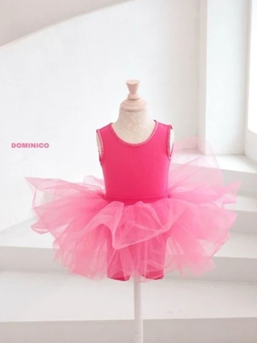 Sleeveless Sparkle Piping Two-Piece Sleeveless Sparkle Piping Two-Piece