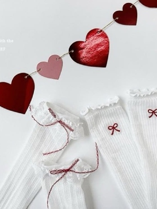 Red Ribbon Socks (KIDS) Red Ribbon Socks (KIDS)